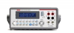 Keithley 2110 系列：5½ 位双显示器 USB 万用表