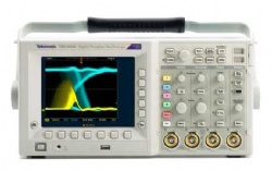 TDS3000C 系列数字荧光示波器